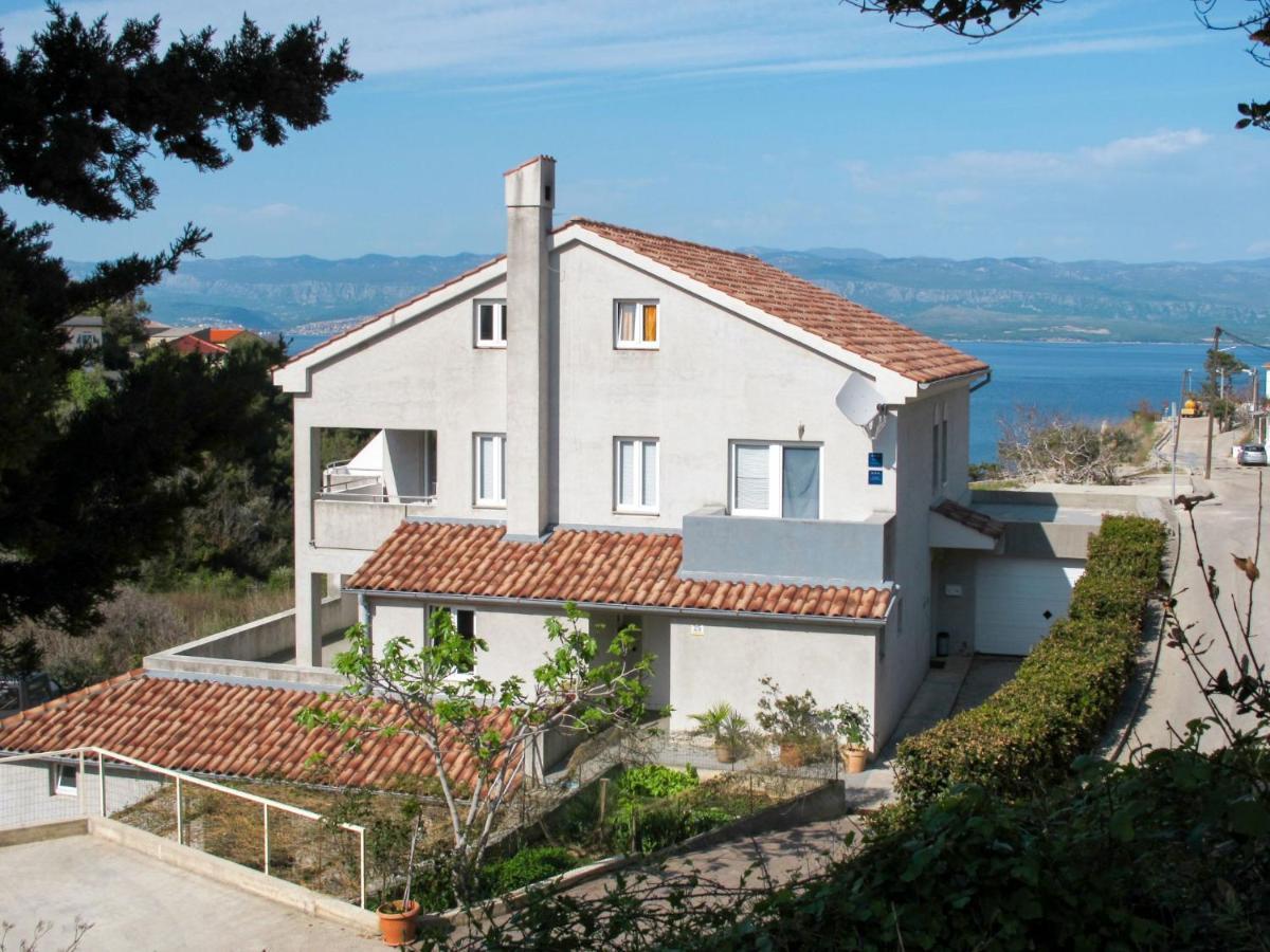 Apartment Marija - VRB102 Vrbnik Buitenkant foto